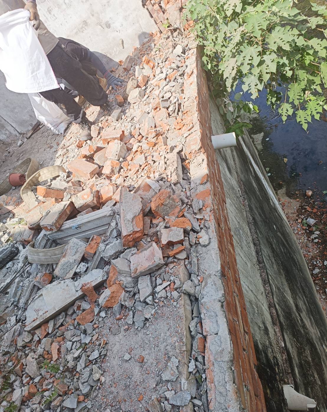 磚牆安全拆除與合法清運(brick wall demolition)